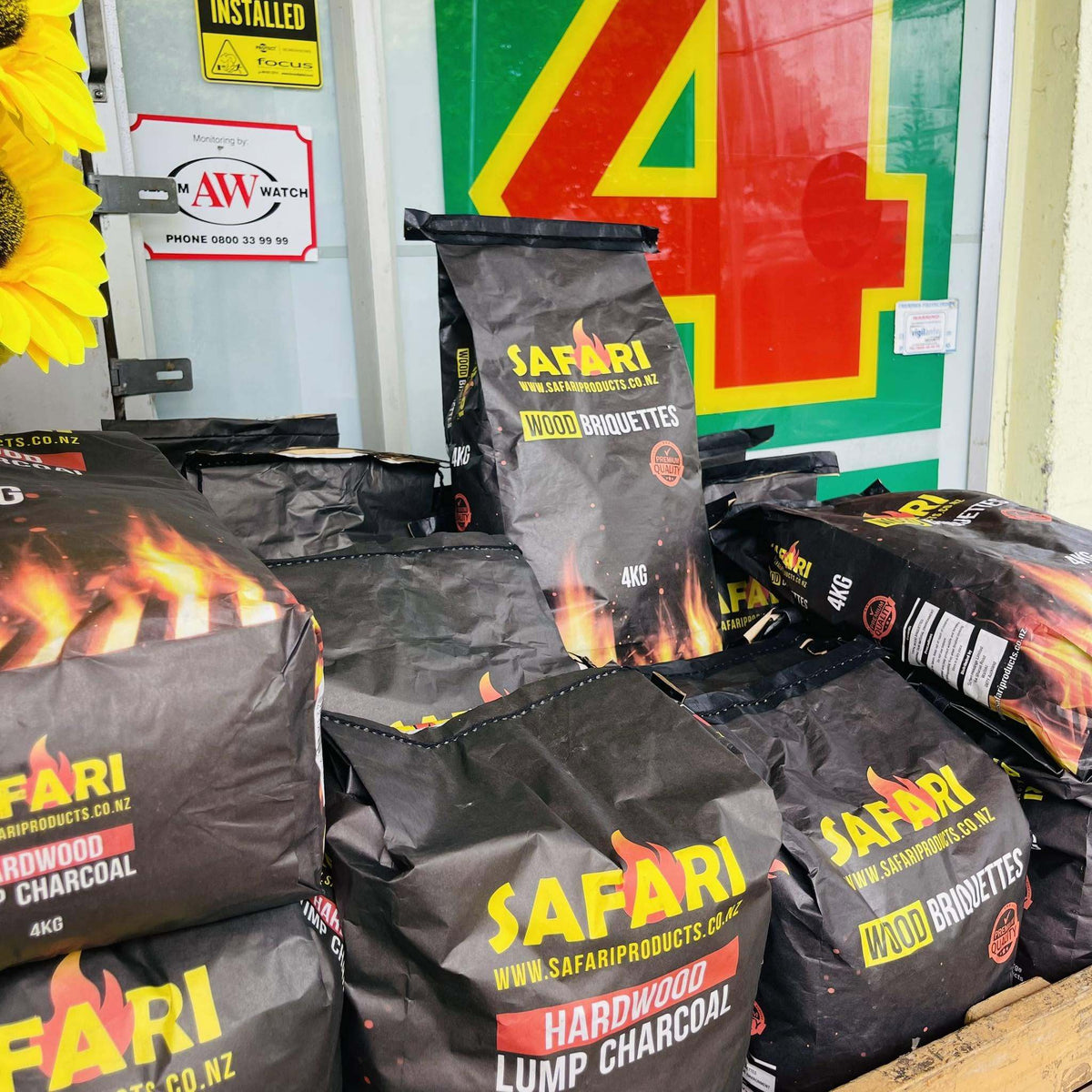 Safari Bundle offer: 28 x Wood Briquettes & 48 x Lump Charcoal